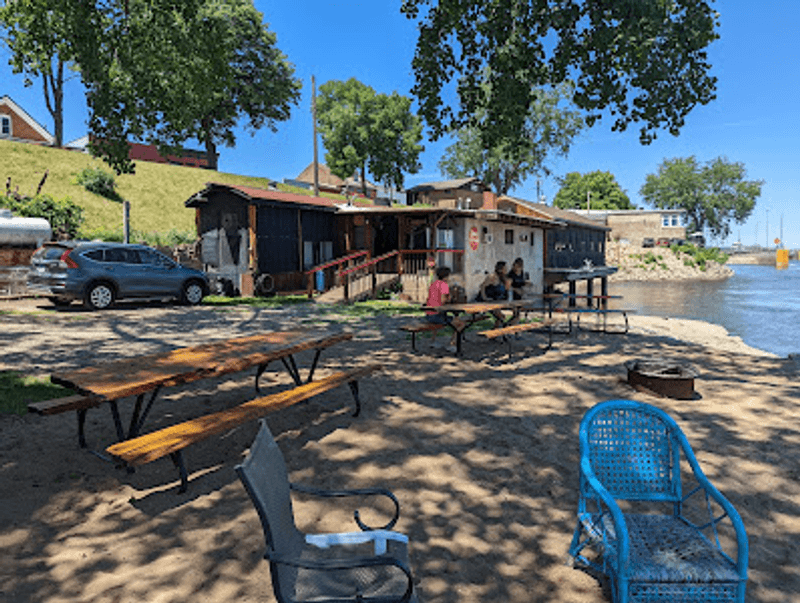 A Great River Road Stop Worth Slowing For