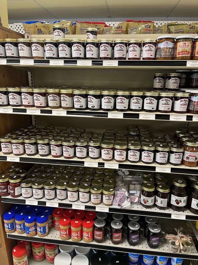 Shelves With an Old-Fashioned Rhythm