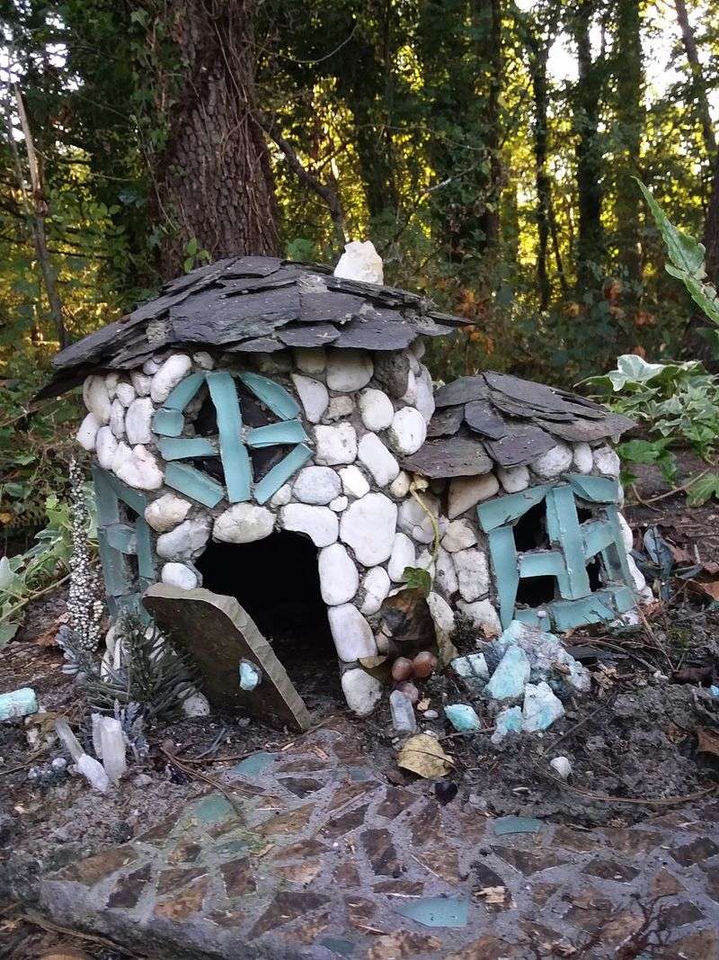 A Storybook Entrance That Sets the Mood