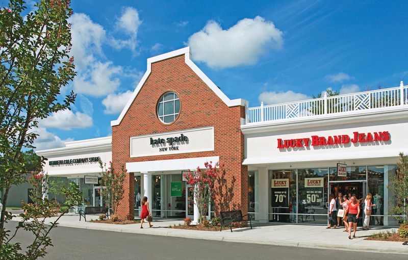 Designer Names Make the Shopping Trip Feel Like a Treasure Hunt