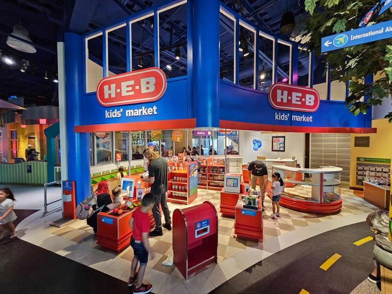 Where Curiosity Gets Loud - The DoSeum