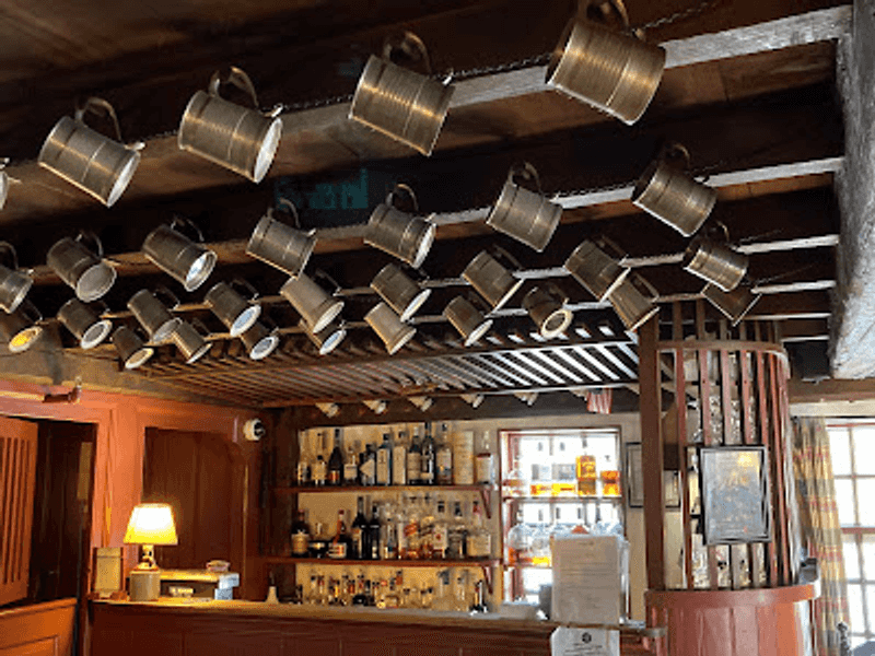 A Tavern Bar That Still Feels Colonial