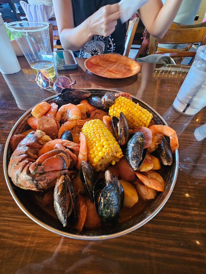 Fresh Seafood And Crowd-Pleasing Pub Favorites