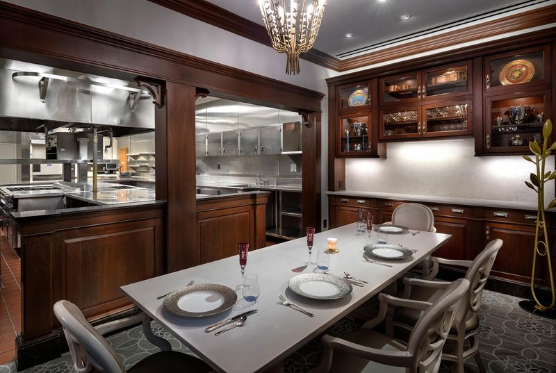 Inside a Florida Resort, Yet Worlds Away From Ordinary
