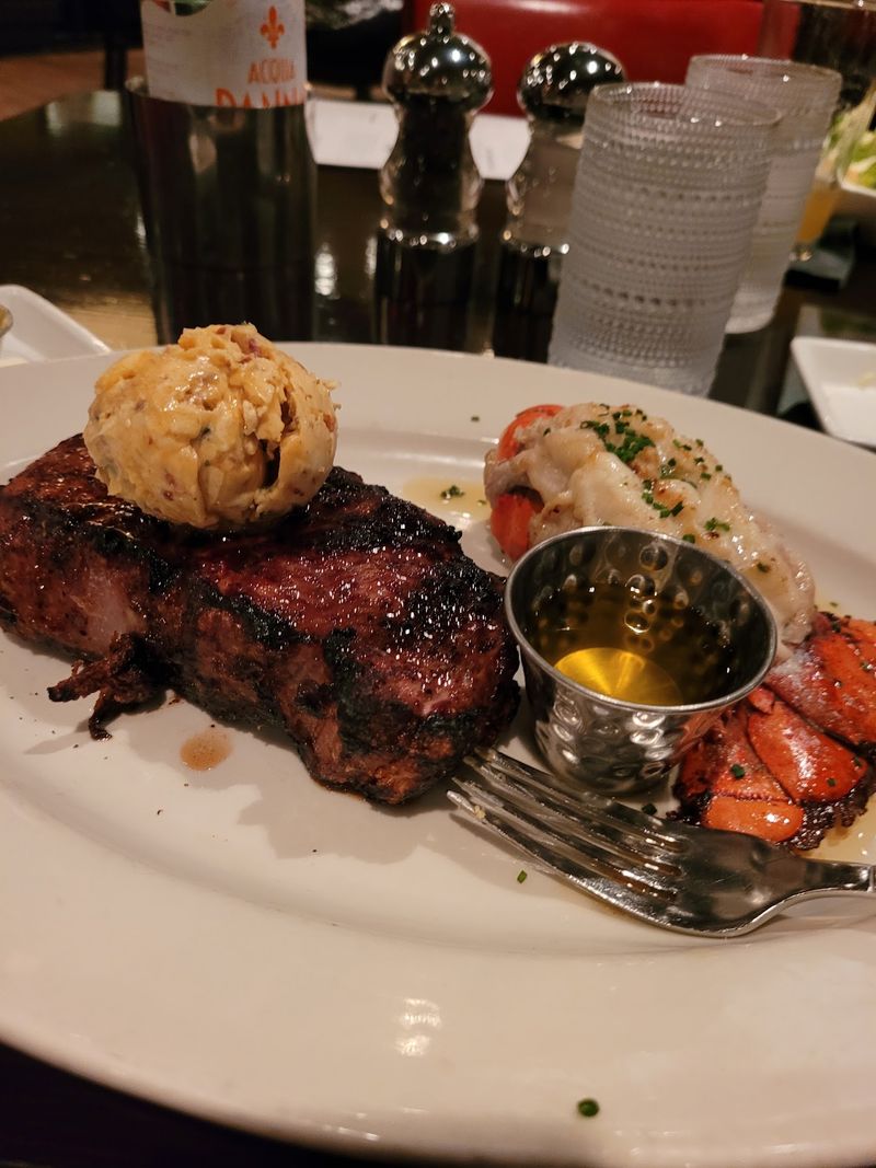 Servers Who Turn Dinner Into An Experience