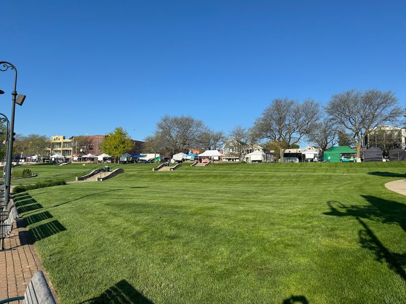 Thursday Farmers Market Steps From Your Boat