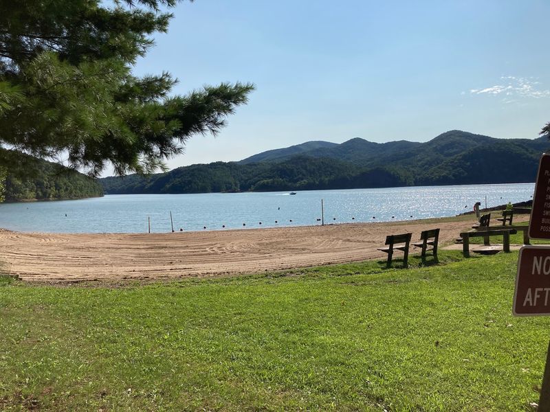 Coles Point for Swimming and Easy Lakeside Fun