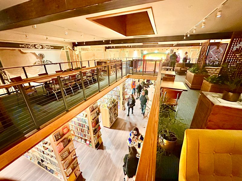Six Thousand Square Feet Made for Wandering