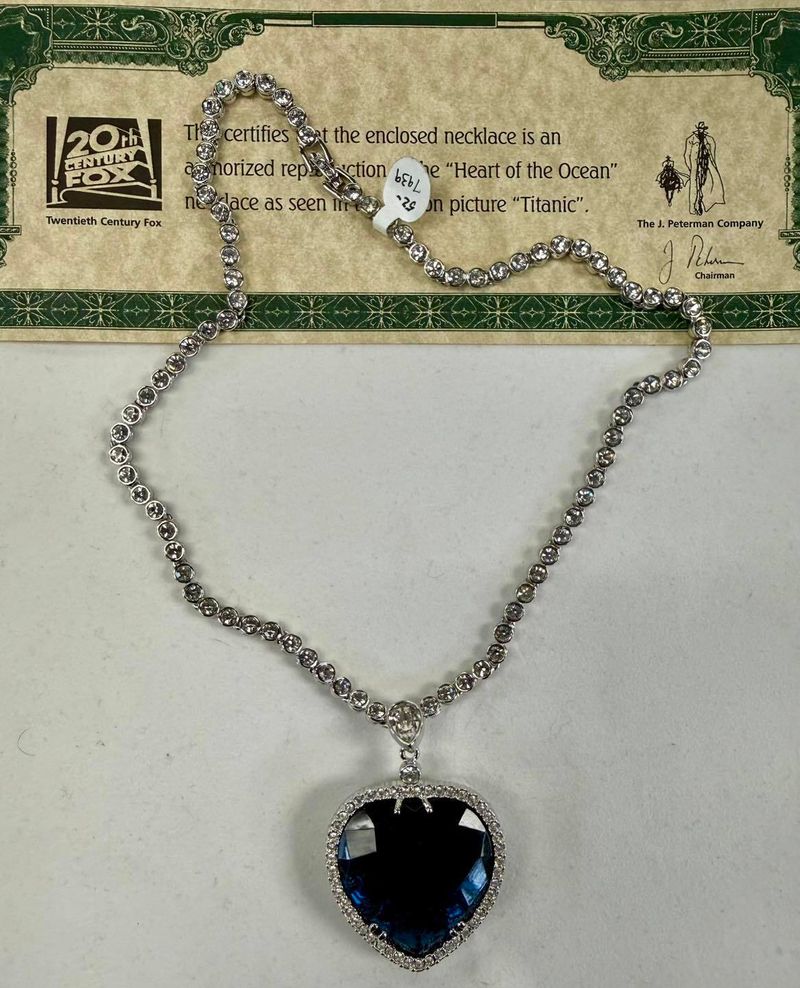 Jewelry Cases With Tiny Sparks of History