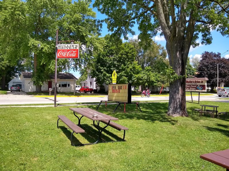 Mullin’s Drive-In - Fox Lake