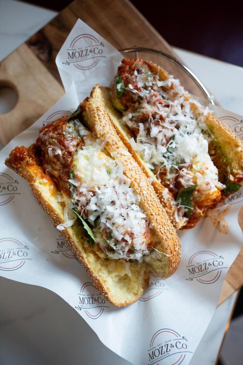 Mozz & Co, West Hartford, Hartford County