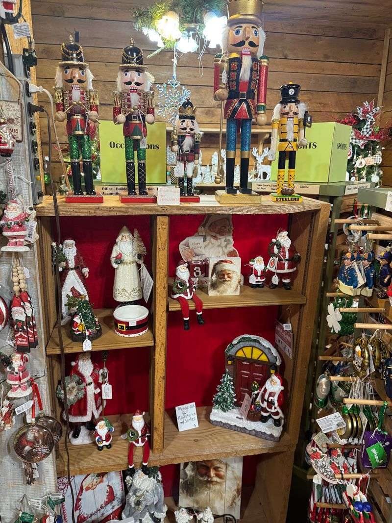 Christmas Rooms That Spark Year-Round Cheer