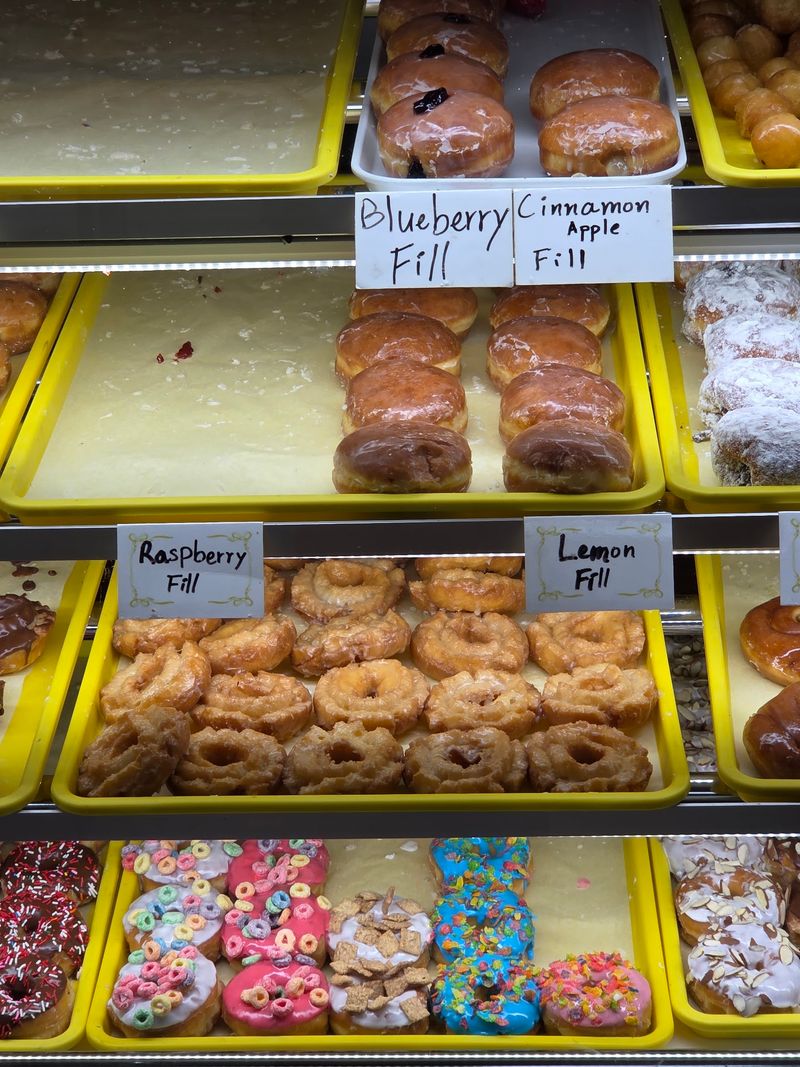 Lickin' Good Donuts - Simpsonville