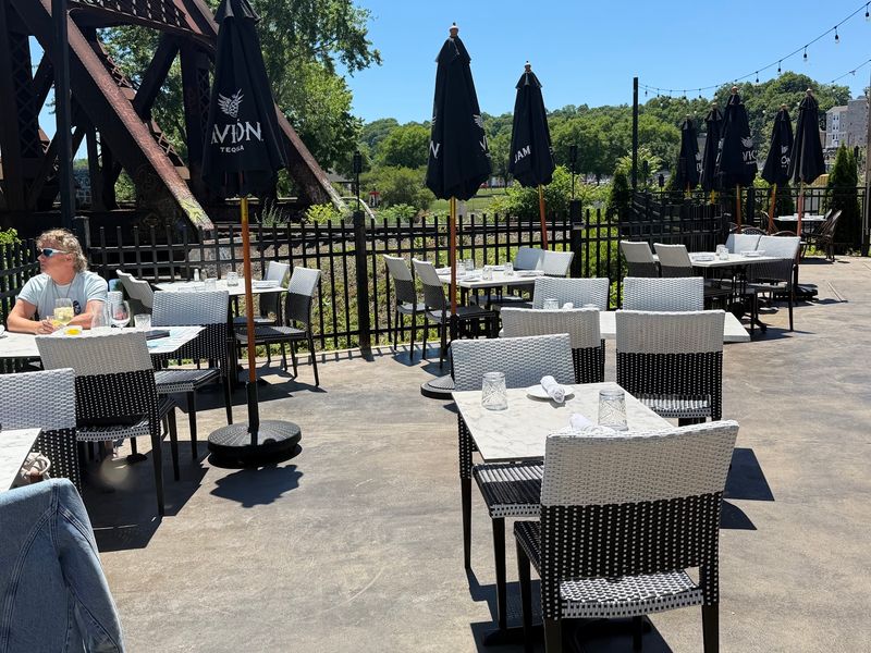 Pier131 Kitchen + Bar - Shelton