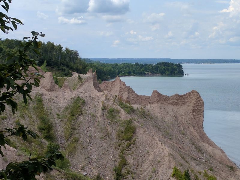 Chimney Bluffs State Park Bluff Trail