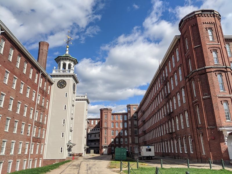 Red Brick Giants Tell the Story