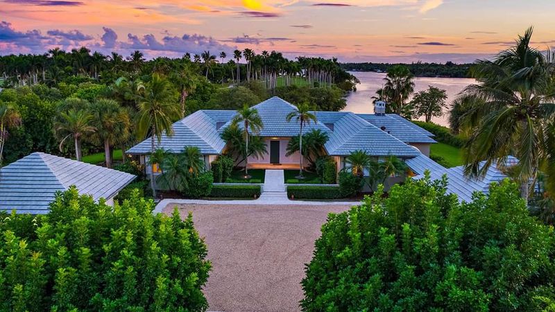 Where Jupiter Island Keeps Its Secrets