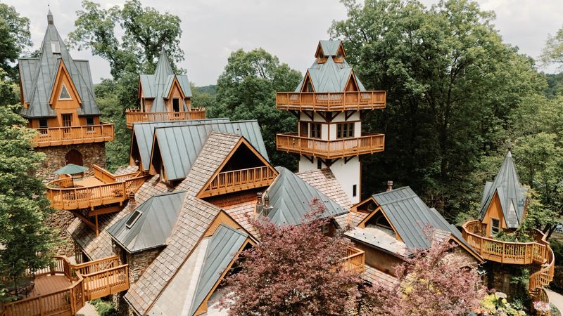 Landoll&rsquo;s Mohican Castle - Loudonville