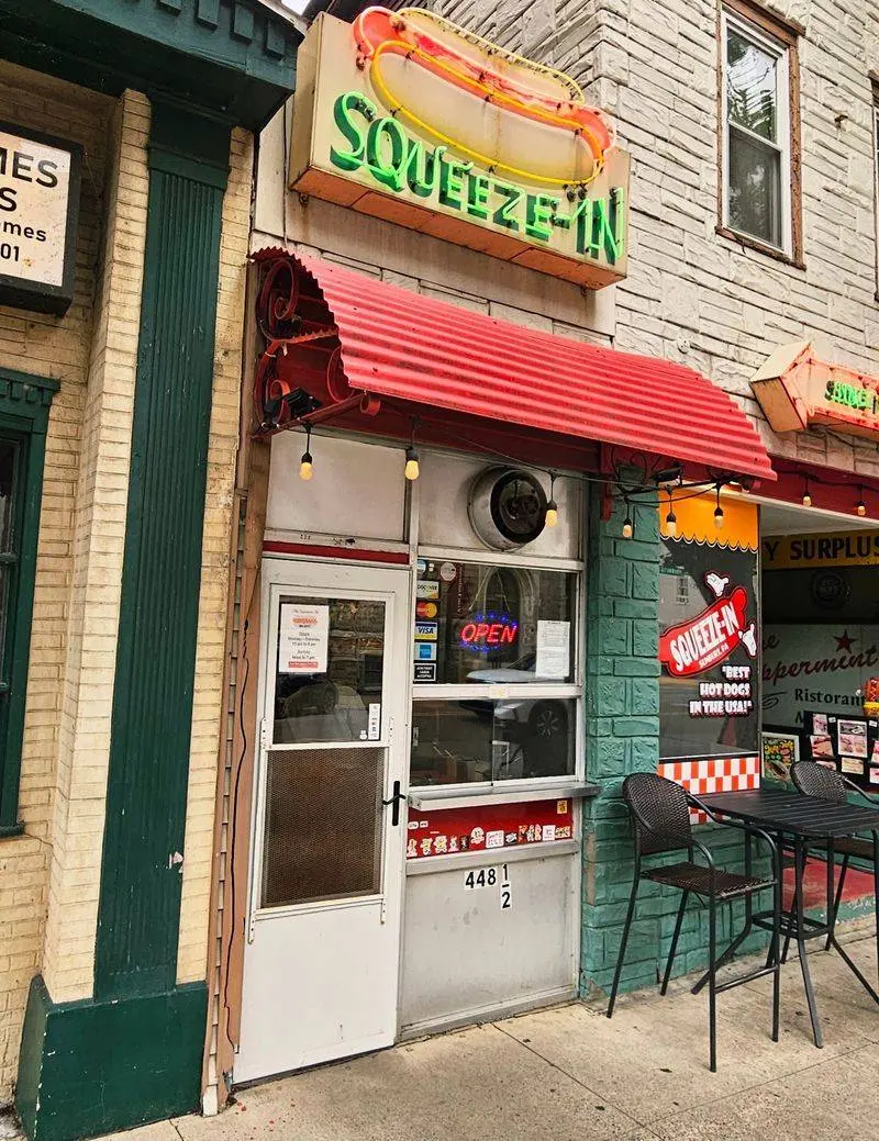 The Squeeze-In - Sunbury