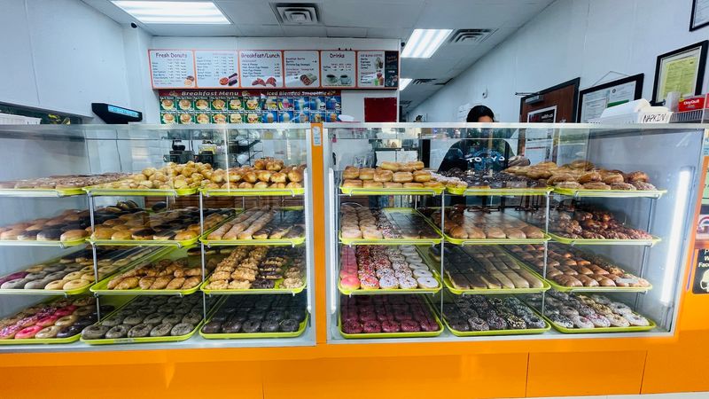 Donut City, Tucker