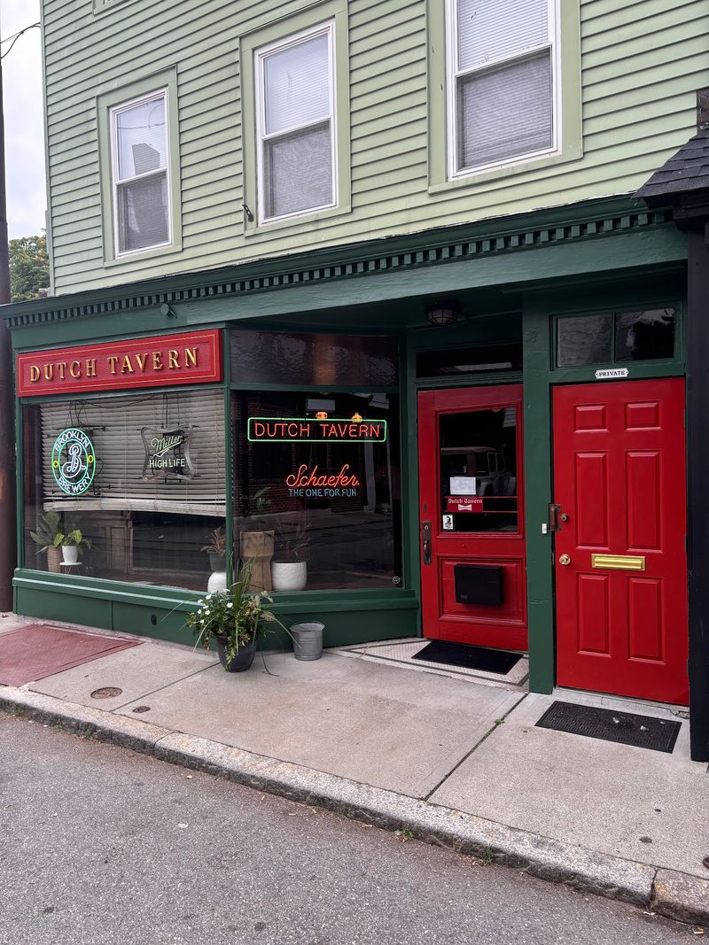 Dutch Tavern - New London