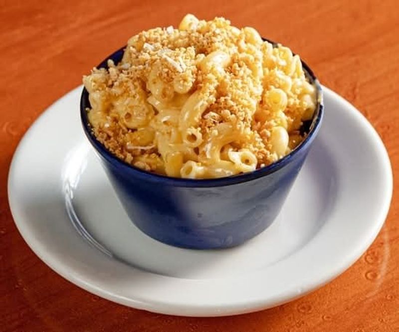 Mac And Cheese Gives The Tray A Comfort-Food Heart