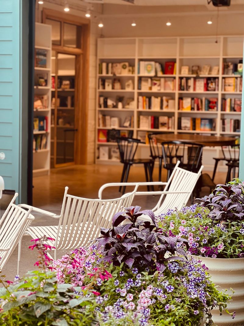 Orchard House Books & Cafe (Grand Rapids)