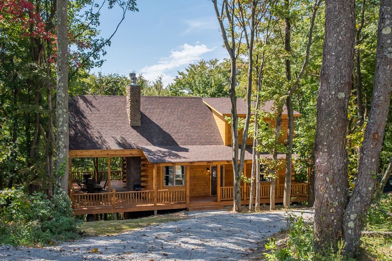 Inn & Spa at Cedar Falls Cabins - Logan