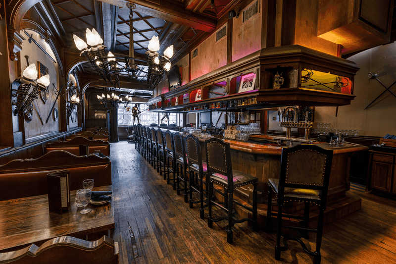Mader's Restaurant, Milwaukee, Milwaukee County