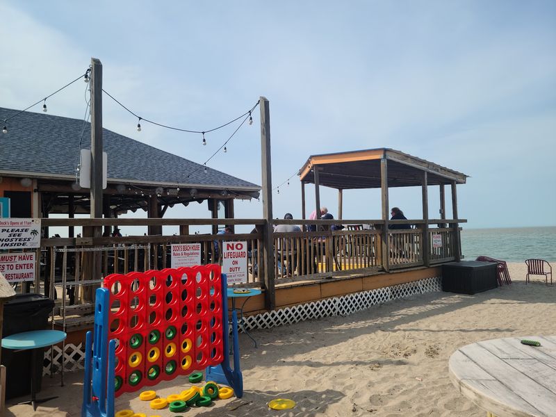 Dock's Beach House Bar & Grille &ndash; Port Clinton