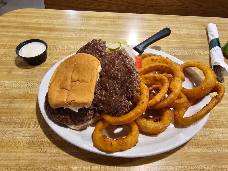 Why This Tiny Iowa Stop Has Become a Burger Destination