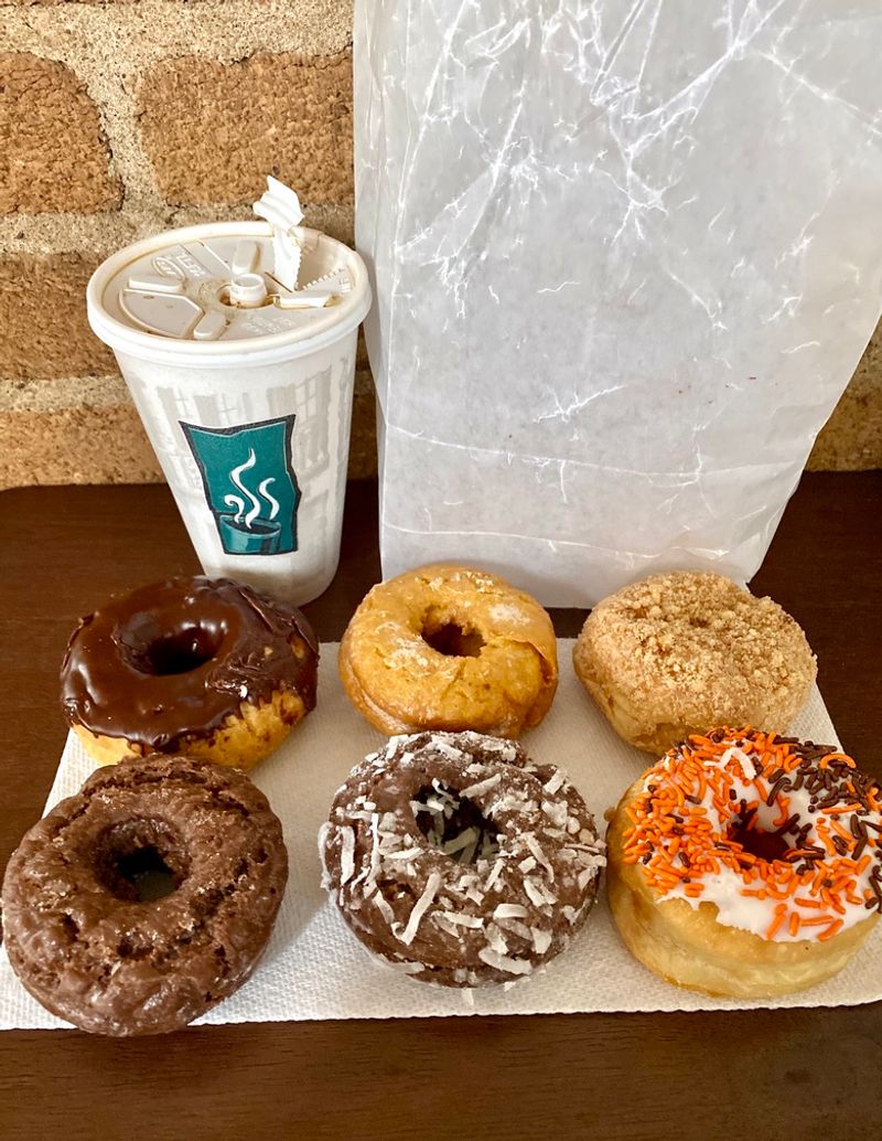 Gerry's Donuts - Ellington