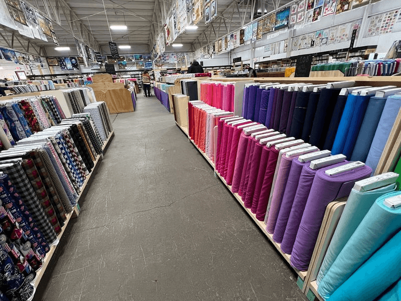 A Calm, Organized Store That Makes Browsing Easier