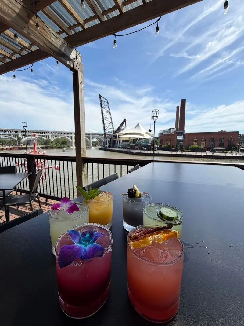 1330 on the River, Cleveland, Cuyahoga County