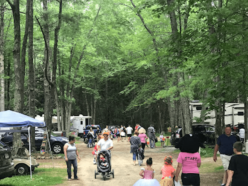 Seasonal Sites Where Neighbors Become Family