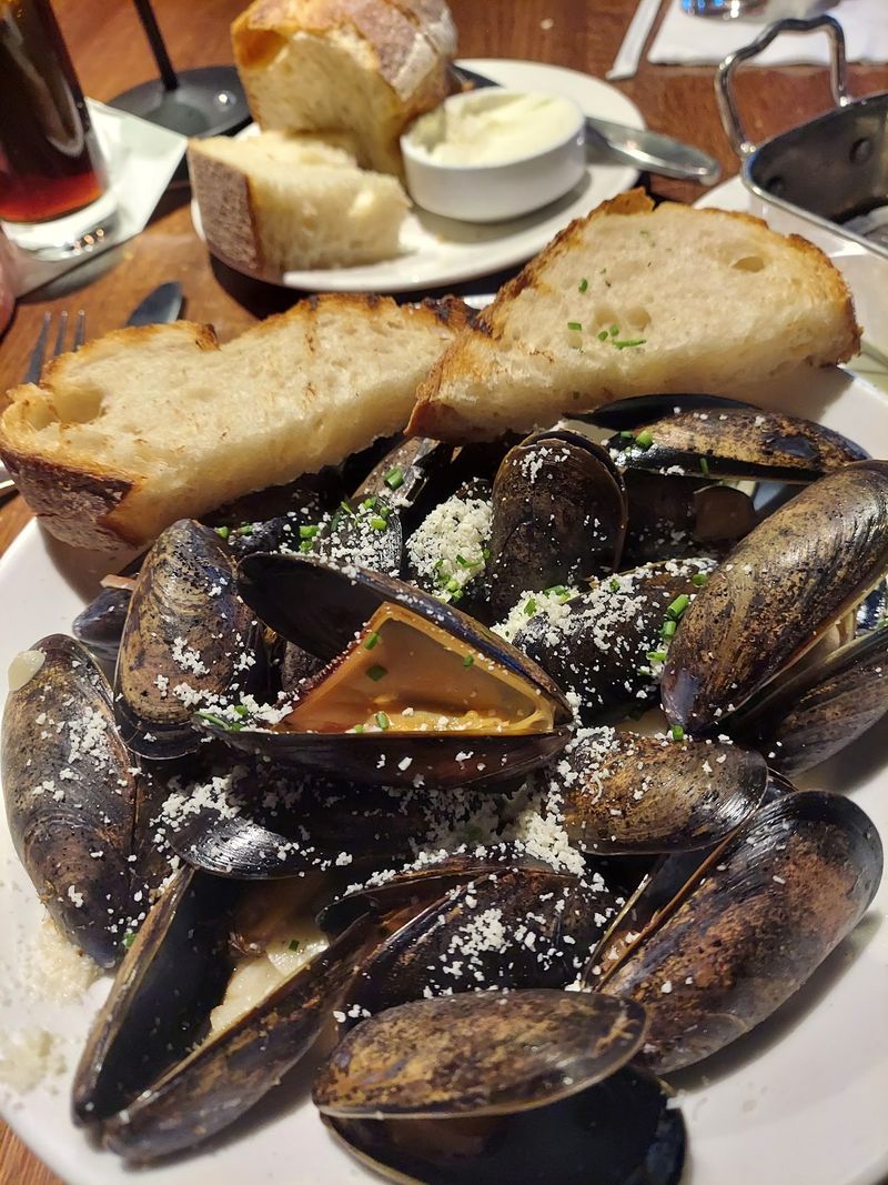 Seafood That Holds Its Own Beside the Steaks