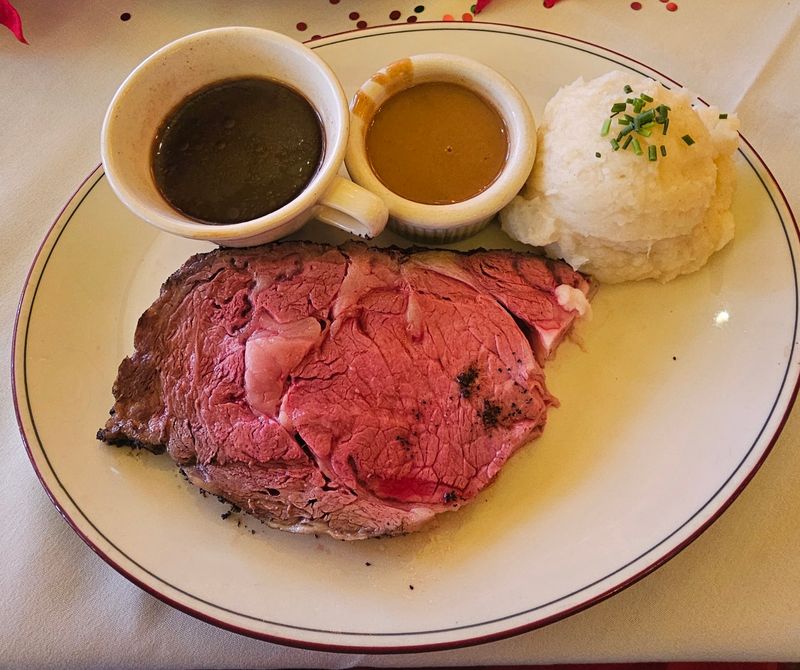 Old-School Comfort at Laurenzo's Prime Rib