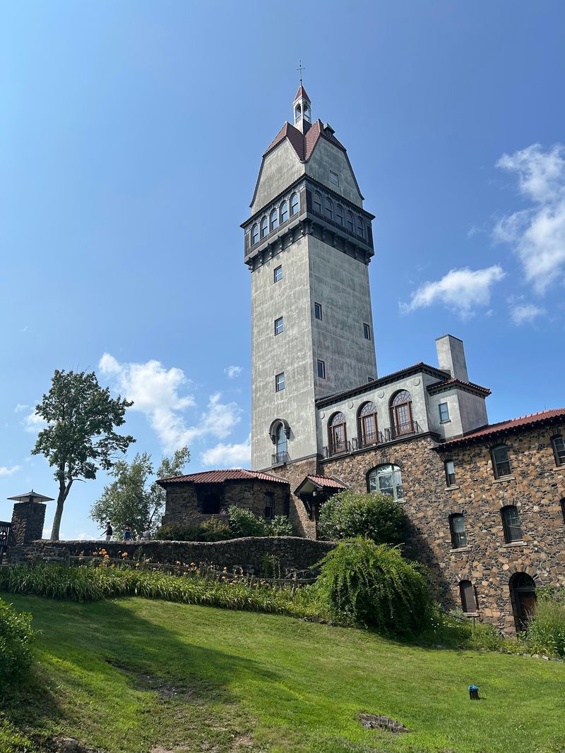 Heublein Tower - Simsbury