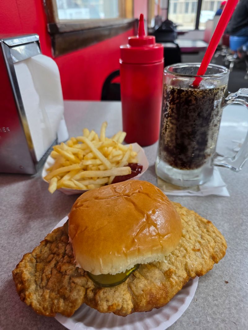 An Old-School Counter With a Beef Delight