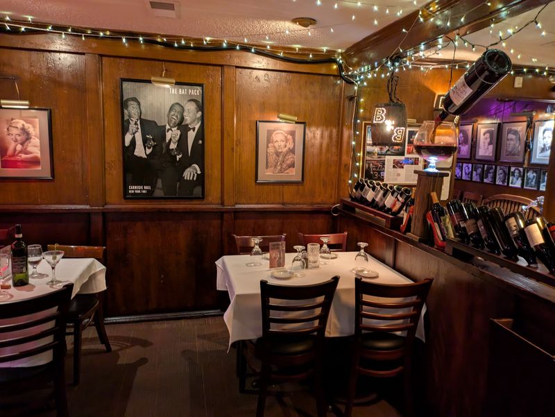 Beef 'N Bottle Steakhouse - Charlotte
