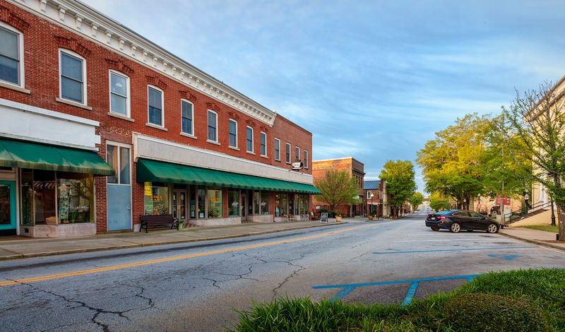 Side Streets Reward People Who Wander a Little