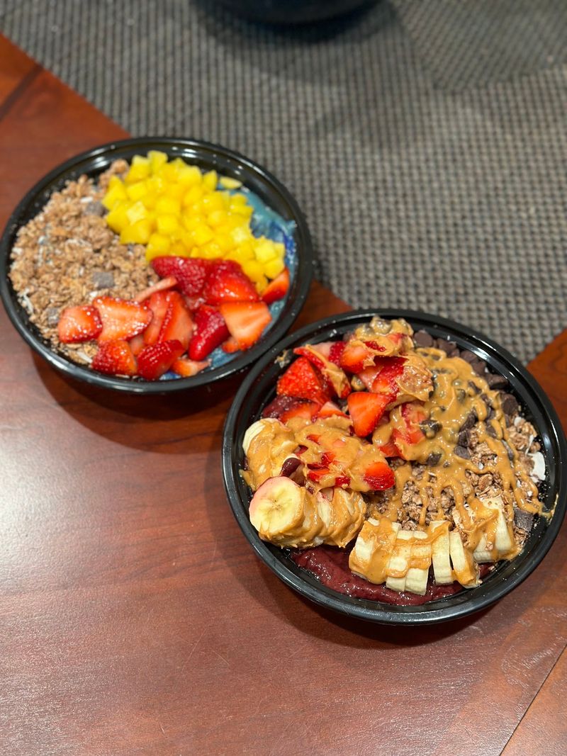 Cool, Crisp Bowls at Coco Shack