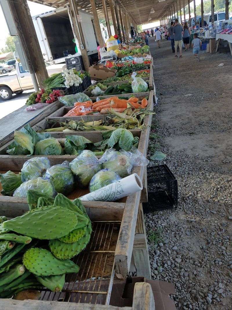 Fresh Produce Brings a Farmers-Market Feel