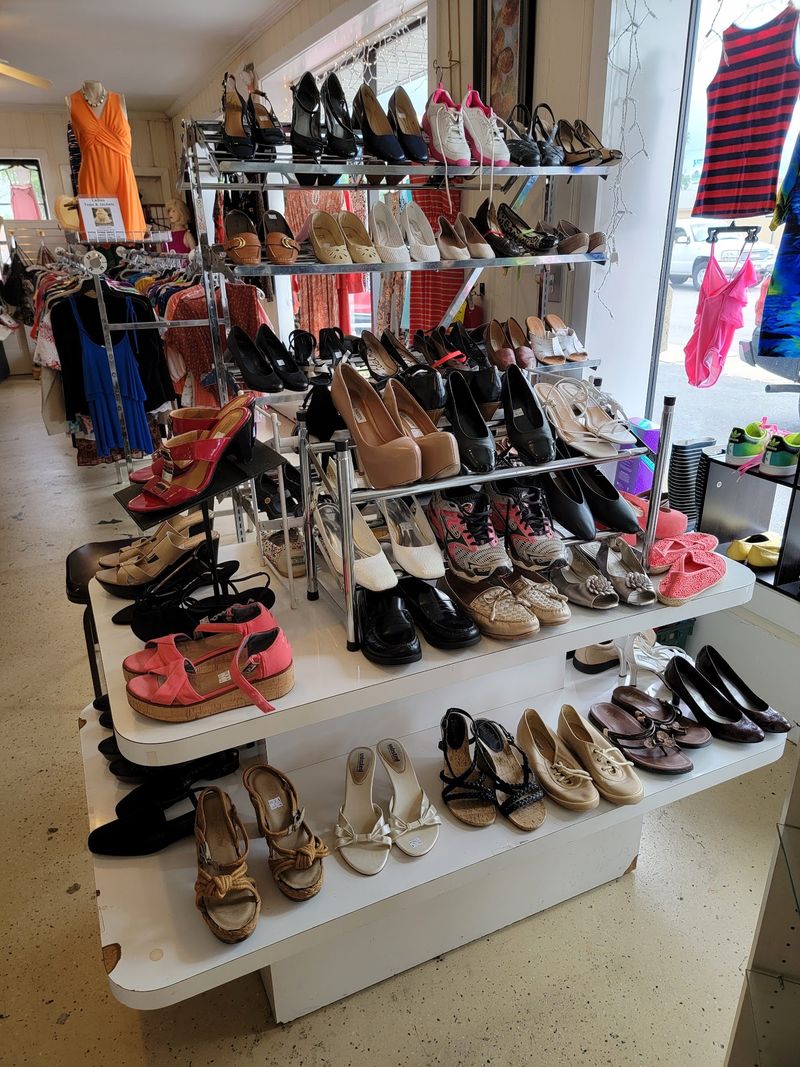 Shoes, Handbags, and Accessories Can Stretch the Budget Even Further