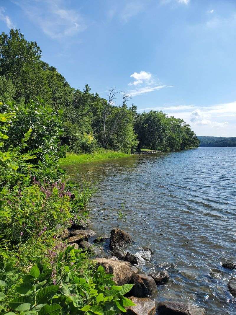 River Trail Offers a Shorter Reward for Casual Hikers