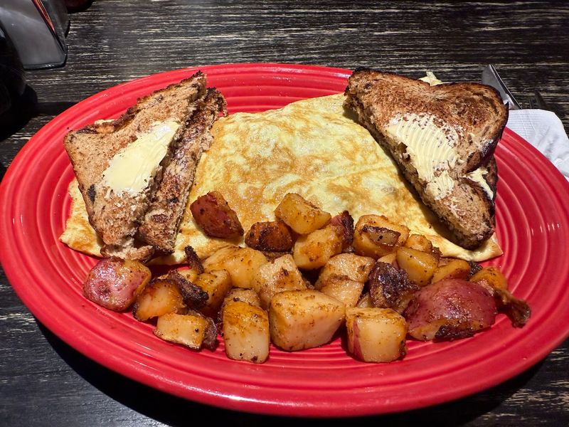 Red&rsquo;s Kitchen + Tavern &ndash; Peabody
