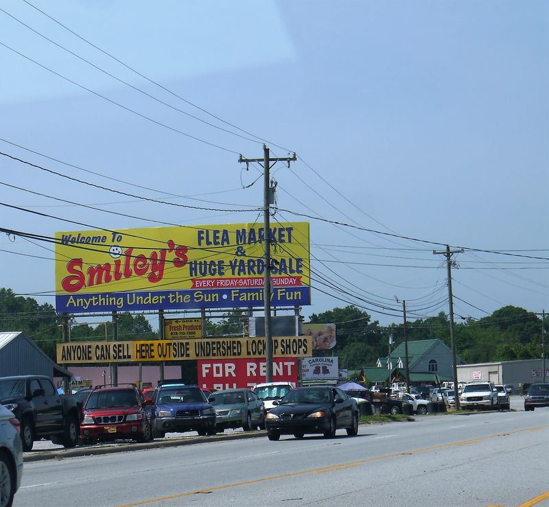 Smiley's Flea Market - Fletcher