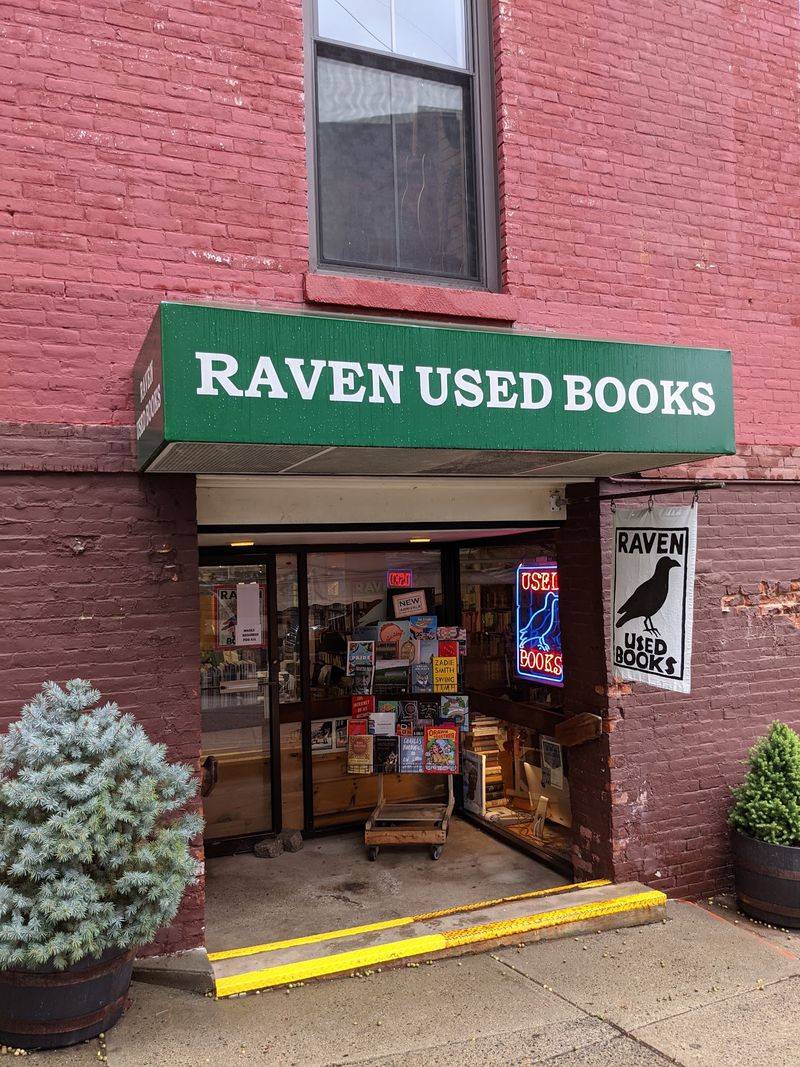 Raven Used Books - Northampton