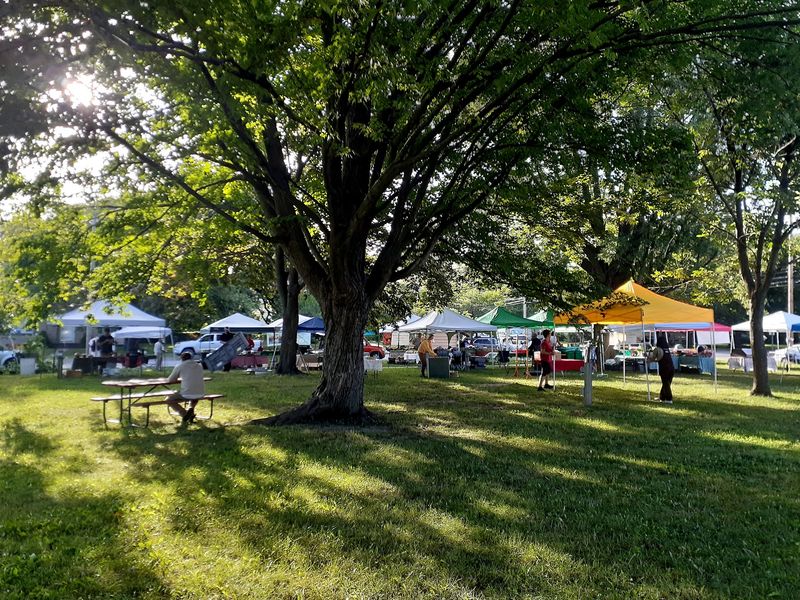Fairfield Iowa Farmers Market &mdash; Fairfield