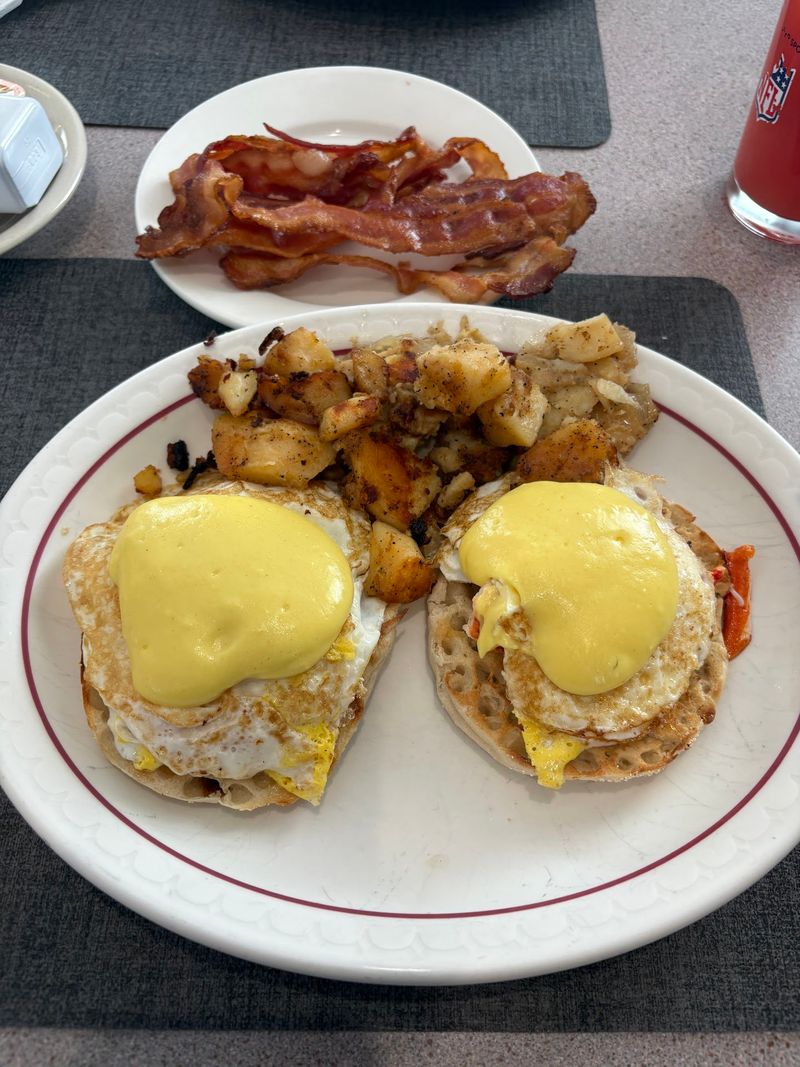 Country Corner Restaurant - Bethany
